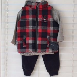 NWT Toddler Boys Tommy Hilfiger 3-piece set 12 mo